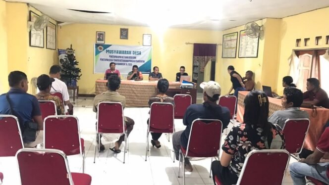 
					Hadiri Rapat Penetapan Penerima BLT Desa Kuanheum, Begini Arahan Babinsa