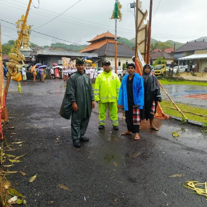 
					Bentuk Komitmen Dan Konsistensi, Wadanramil Nusa Penida Utus Babinsa Kawal Melasti