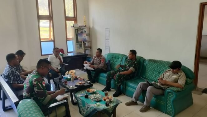 
					Koramil 1612-04/Borong Hadiri Rapat Pembentukan PASKIBRAKA TA 2025 untuk Persiapan HUT RI ke-78