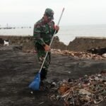 Kolaborasi Masyarakat dan Pemerintah Atasi Sampah di Pantai Ampenan