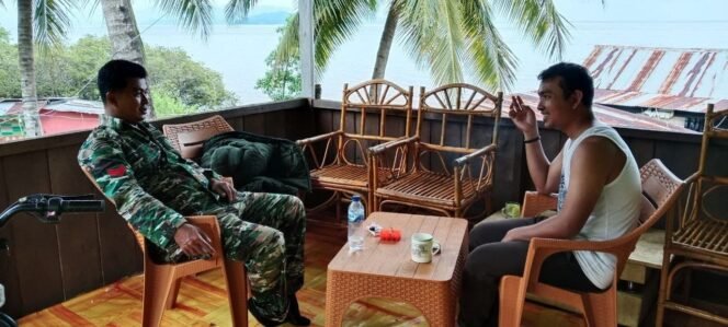 
Babinsa Koramil 01/Lasolo, Lakukan Patroli Pemantauan Wilayah Serta Komunikasi Sosial Bersama Warga Binaan di Tengah Kegiatan Sehari-hari