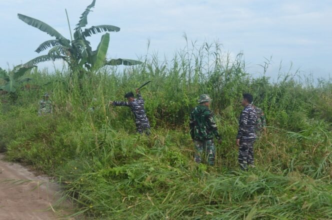 
					Sinergitas TNI AU, Polri, dan Pemerintah Daerah dalam TMMD 123 Wujudkan Kebersamaan dengan Masyarakat