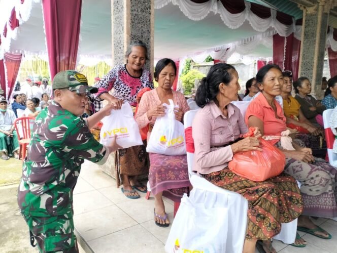 
					TMMD ke-123 Kodim 1619/Tabanan Salurkan Bantuan Sembako, Warga Sambut dengan Antusias