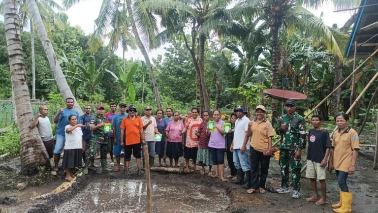 Dampingi PPL Semai Benih Padi di Demplot Poktan Nihing, ini Harapan Babinsa