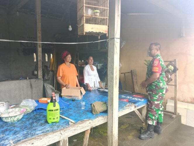 
					Babinsa Desa Kayubihi Lakasanakan Komsos Untuk Antisipasi Cuaca Ekstrem