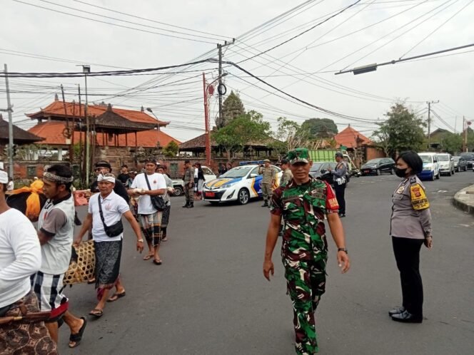 
					Upacara Adat Mepepada Agung Menjelang Hari Suci Nyepi Caka 1947 Agar Berjalan Kondusif, Babinsa Bersinergi Lakukan Pengamanan