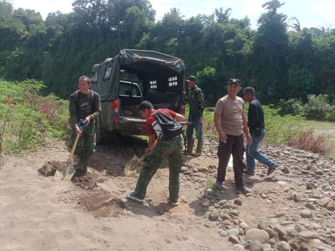
					Satgas TMMD ke-123 Kodim 1424/Sinjai Kumpulkan Material Pasir dan Batu untuk Percepat Pembangunan Infrastruktur di Desa Lamatti Riawang