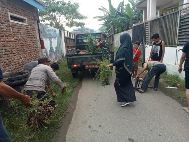 
DANRAMIL 1608-01/RASANAE PERINTAHKAN SELURUH BABINSA GELAR GOTONG ROYONG SERENTAK.