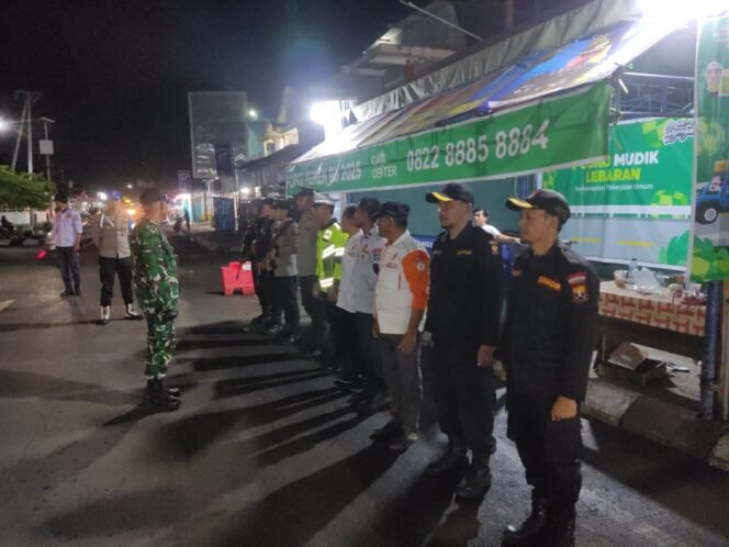 
					Sinergitas TNI-Polri pastikan situasi kecamatan manggelewa kondusif