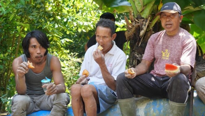 
					Ternyata Bukan Cuma Pak TNI, Ibu TNI Juga Turun ke Lokasi” – Warga Apresiasi Dukungan Persit KCK untuk Satgas TMMD di Morowali