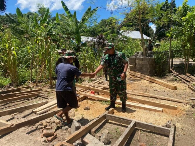 
					Dansatgas TMMD Kodim 1618/TTU Tinjau Progres Pembangunan, Berbincang Langsung dengan Warga Penerima Manfaat