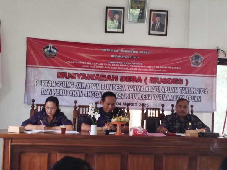 Babinsa Hadiri Musdes Pertanggungjawaban Bumdes Darma Abadi Desa Apuan Tahun Buku 2024