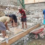 Satgas TMMD Mulai Tahap Pembuatan Pondasi MCK di Desa Bente