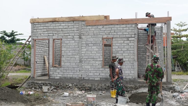 Satgas TMMD Gencarkan Pengecoran Rumah Tidak Layak Huni di Desa Bahomohoni