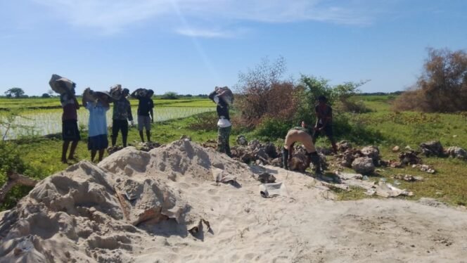 
					Satgas TMMD ke-122 di Sumba Timur Hadapi Tantangan Distribusi Material untuk Pembangunan Irigasi