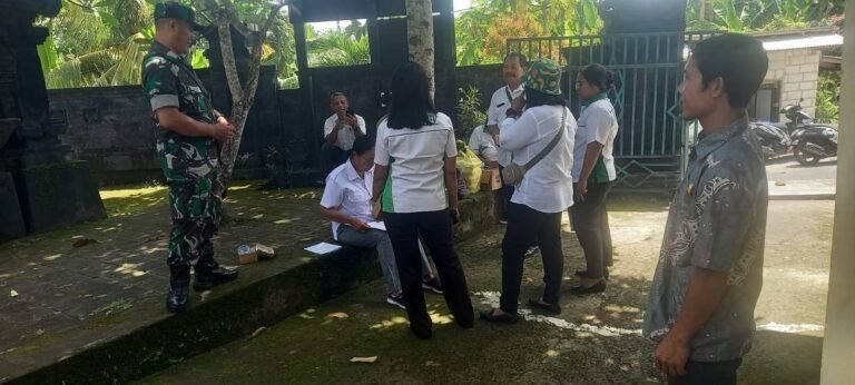 Babinsa Klumpu Monitoring Pembinaan Kesiapan Perlombaan Desa Dan Kelurahan Antar Kecamatan