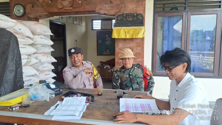 Babinsa Tihingan Dampingi Kunjungan Tim Satgas Bulog Kabupaten Klungkung
