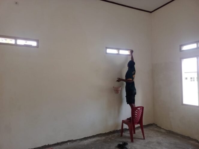 
					Pekerjaan Interior Ruang Kelas Pesantren Darul Quran Alkhairaat Capai Tahap Akhir