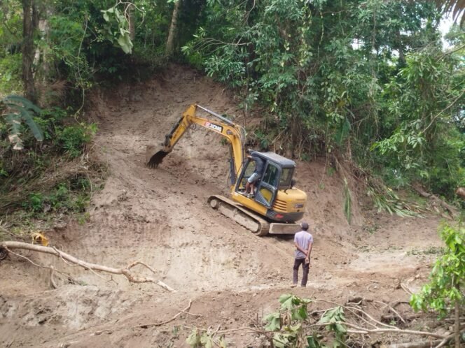 
					Kejar Target, Satgas TMMD ke-123 Kodim 1424/Sinjai Kerahkan Alat Berat untuk Percepat Pekerjaan