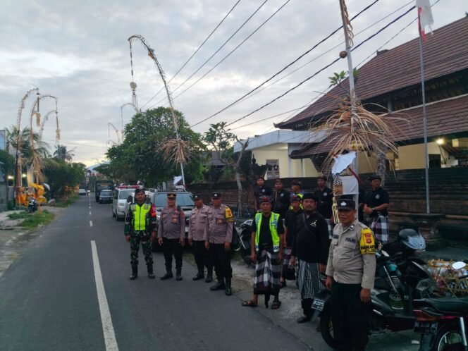 
					Koramil Klungkung Bersinergi Terjun Amankan Upacara Keagamaan Pura Sakti Peling Manuaba Kamasan.