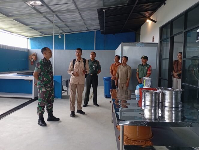 
Dandim 1609/Buleleng Tinjau Dapur Sehat Mitra BGN-SPPG di Desa Dencarik, Dukung Peningkatan Gizi Generasi Muda