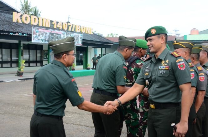 
					Dandim 1407/Bone Pimpin Pelaksanaan Halal Bihalal, Pererat Silaturahmi Dan Kembali Dengan Semangat Baru