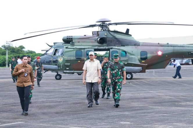 
					Pangkoopsud II Sambut Menhan di Makassar, TNI AU AMPUH Tunjukkan Kesiapan Udara yang Profesional
