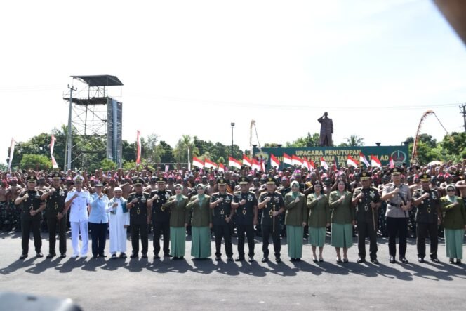 
					Dandim 1609/Buleleng Hadiri Pelantikan 996 Prajurit Dikmata TNI AD Gelombang I TA 2025