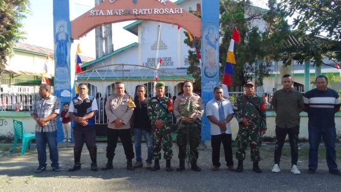 
					Babinsa Hadir Jadi Payung Keamanan Umat, Minggu Palma Reok Teduh