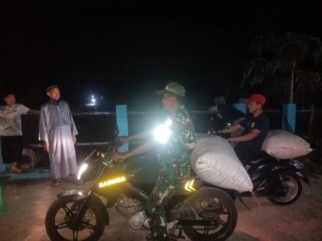 
					Babinsa Kodim Maros Kawal Panen Padi Petani Hingga ke Gudang