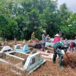 Babinsa Koramil 1409-04/Gowa Bersama Warga Gelar Kerja Bakti Bersihkan TPU