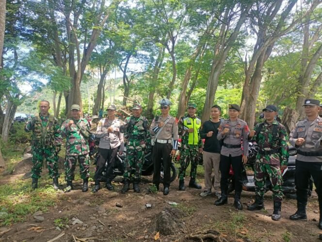 
					Kodim 1614/Dompu bersama polsek woja melaksanakan kegiatan patroli di pantai Ria