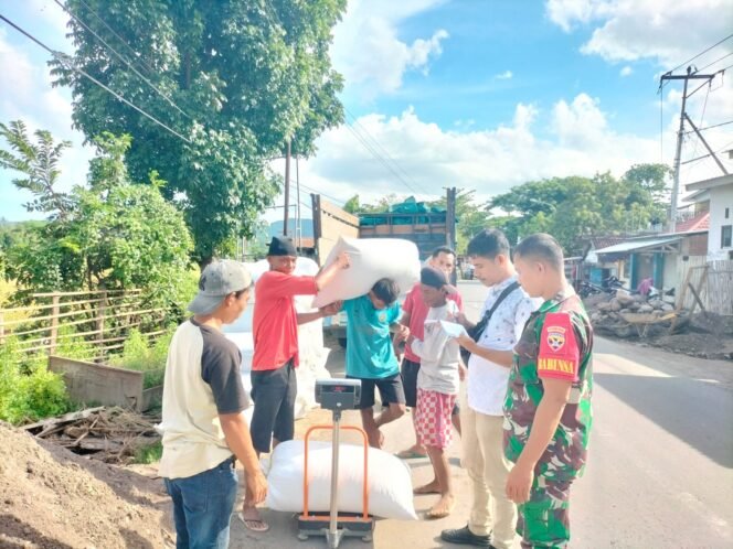 
					Babinsa Kel. Jatiwangi Kawal Pembelian Gabah oleh Bulog di Poktan Lacici