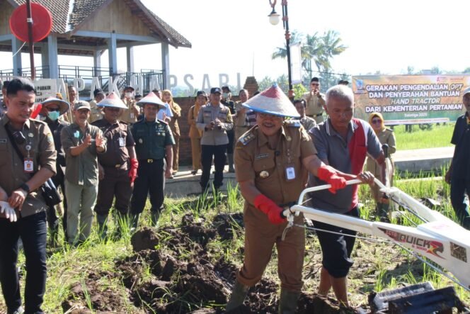 
					Dandim 0714/Salatiga: Bantuan Hand Tractor Tingkatkan Produktivitas Pertanian