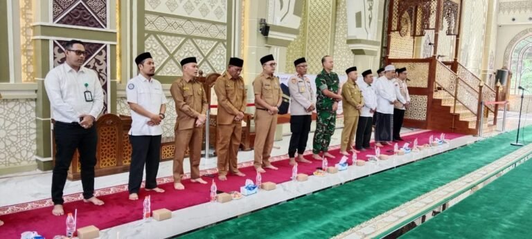 Bupati Aceh Jaya Resmi Buka Kegiatan Manasik Haji Tahun 2025 di Masjid Agung Baitul Izza