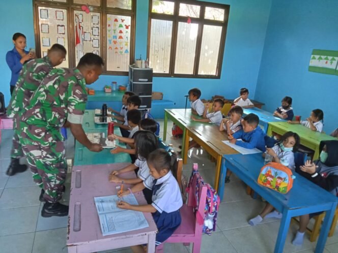 
					Dukung Indonesia Emas, Kodim 1508/Tobelo Salurkan Makanan Bergizi ke Sekolah-sekolah