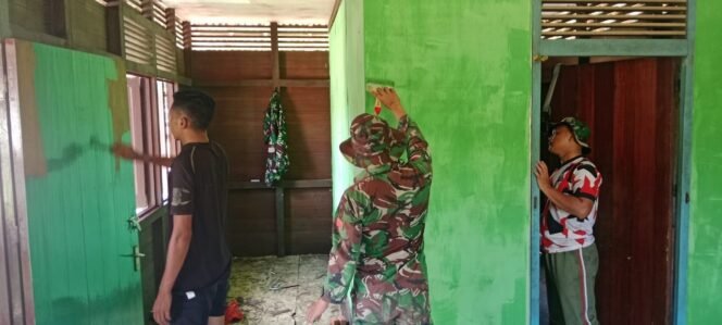 
					Wujud Kepedulian, Satgas TMMD 124 Kodim 1206/Psb Percantik Hunian Warga Tapang Daan