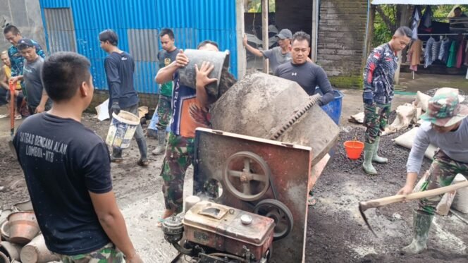 
					Warga Desa Depeha dan TNI Kompak Cor Tutup Resevoar, Bukti Nyata Semangat TMMD ke-124