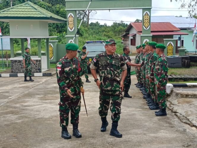 
					JELANG PURNA TUGAS, WADAN KOLAKOPS REM 121/ABW KOLONEL INF MOHAMAD ISNAENI, S.E., M.M., PIMPIN VERIFIKASI JAJARAN SATGAS PAMTAS RI-MALAYSIA