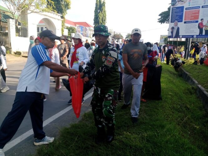 
					Kodim 1416/Muna Bersama Relawan Gelar Aksi Bersih Kota Raha, Dimulai dengan Talk Show Inspiratif
