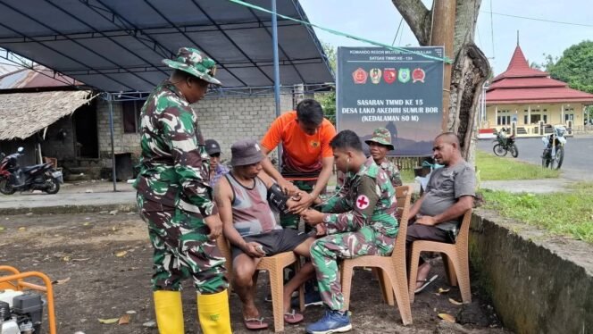 
					Upaya Memberikan Pelayanan Terbaik Satgas TMMD Ke-124 Kodim 1501/Ternate Melaksanakan Pemeriksaan Kesehatan di Lokasi Kerja