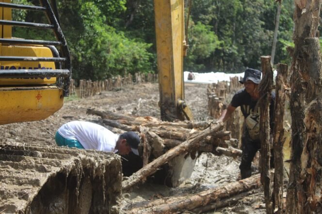 
					Pemasangan Cerucuk Dikebut, Satgas TMMD Fokus Perkuat Infrastruktur Desa Talio