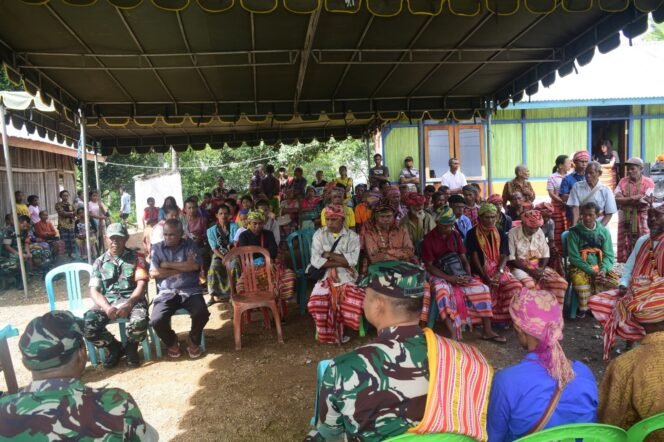 
					Sediakan Akses Air Bersih Program TNI-AD Bersama BNPB : Dandim 1621/TTS Hadiri Syukuran Sumur Bor di Desa Huetalan