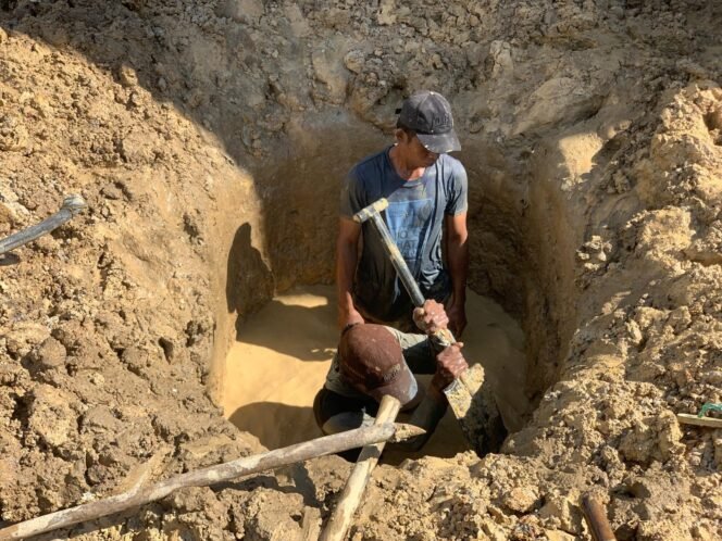 
					TMMD Kodim 1012/Buntok Gali Lombang untuk Air Bersih Warga Talio