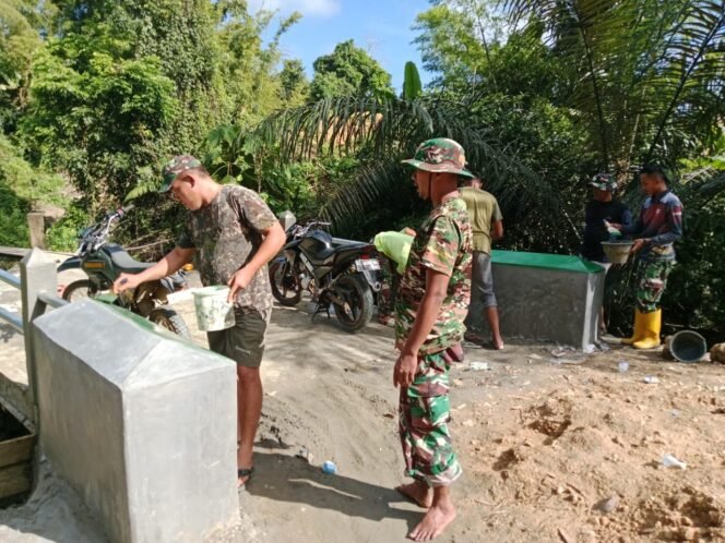 
					Jelang Rampung, Satgas TMMD Kodim 1431/Bombana Tuntaskan Pengecatan Jembatan di Desa Kolombi