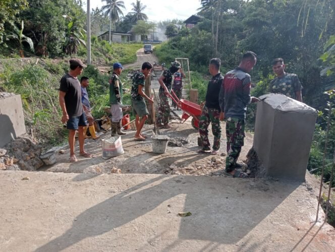 
Satgas TMMD ke-124 Kodim 1431 Bombana Lanjutkan Pembuatan Deker Jembatan Desa Kolombi