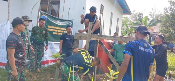 
Satgas TMMD Kodim 1206/Putussibau Bangun Tandon Air Bersih untuk Warga Dusun Nanga Sarai