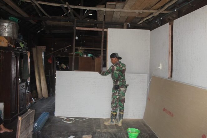 
					Satgas TMMD Kodim 1012/Buntok Angkat Kasibut untuk Pembangunan RTLH di Desa Talio