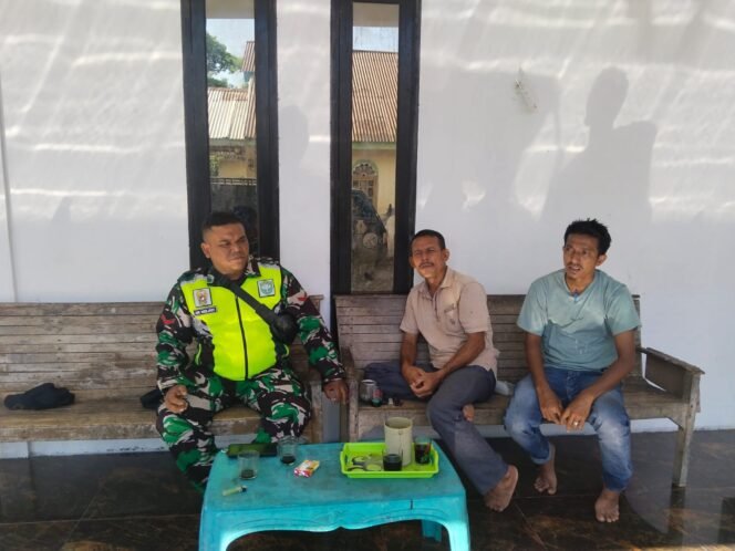 
Melalui Komsos Babinsa Koramil 02/Woyla, Sampaikan Pesan Jaga Ketertiban Kebersihan Lingkungan Serta Menjaga Keamanan