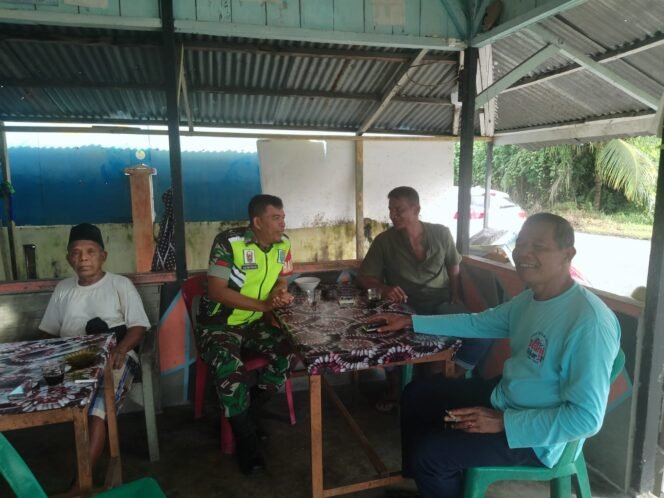 
					Babinsa Koramil 07/ Johan Pahlawan Laksanakan Komsos dengan Masyarakat Desa Suak Ribe